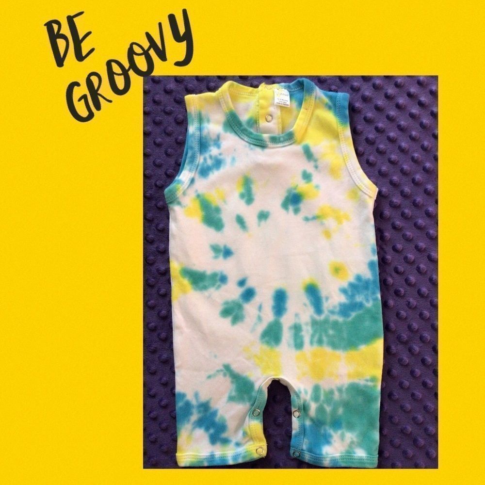 𝅺🐳individually hand tie dyed infant tank onesie